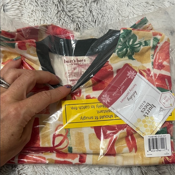 Burt's Bees Kids Holiday Pajama Sets- Set of Two - Picture 2 of 5